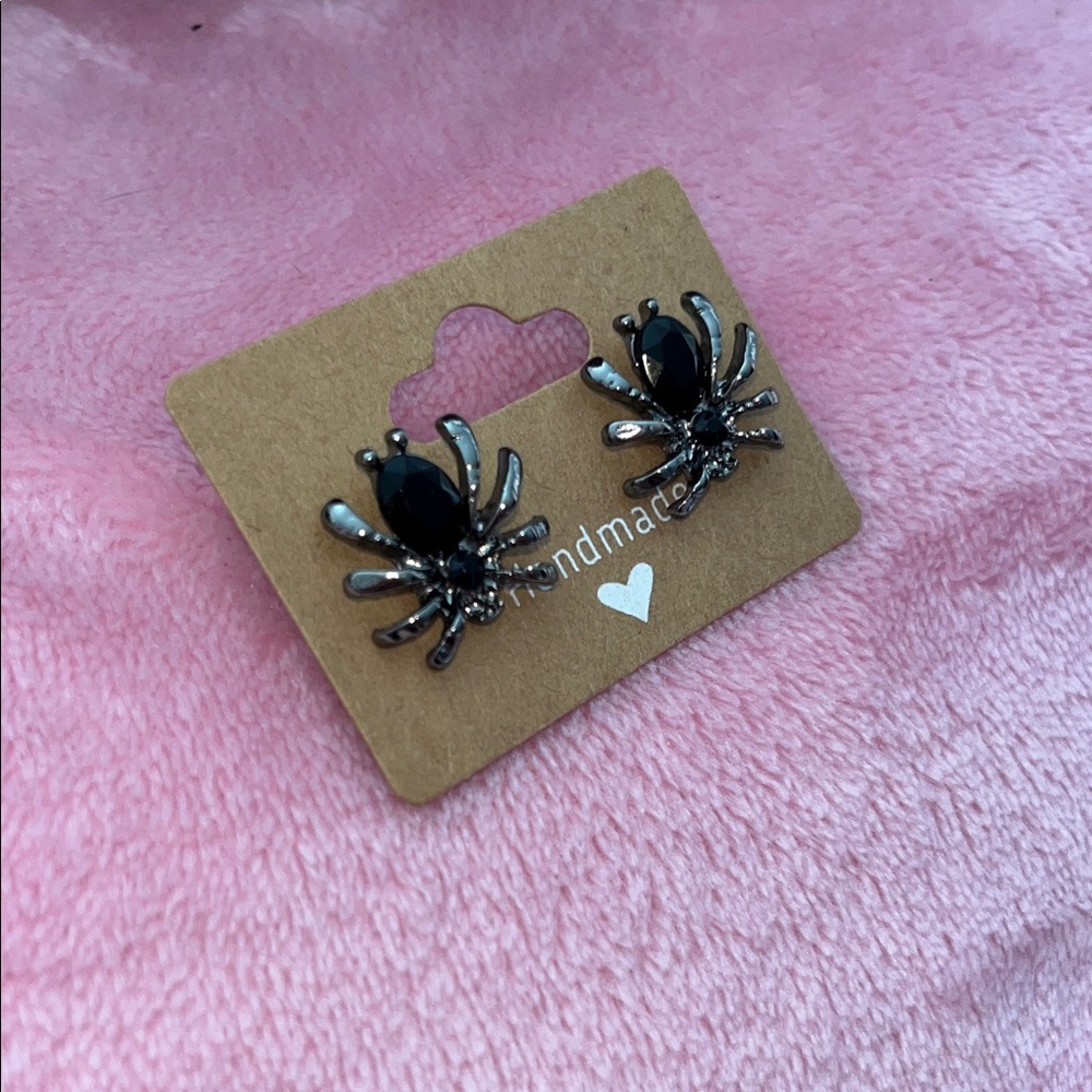 Black Spider Earrings NWT - Picture 2 of 4